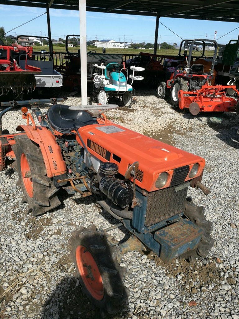 KUBOTA/ B7000D/ 31161