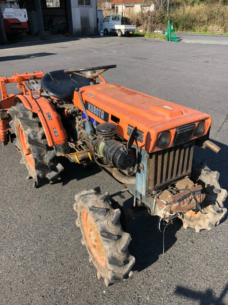 KUBOTA/ B7000D/ 13305