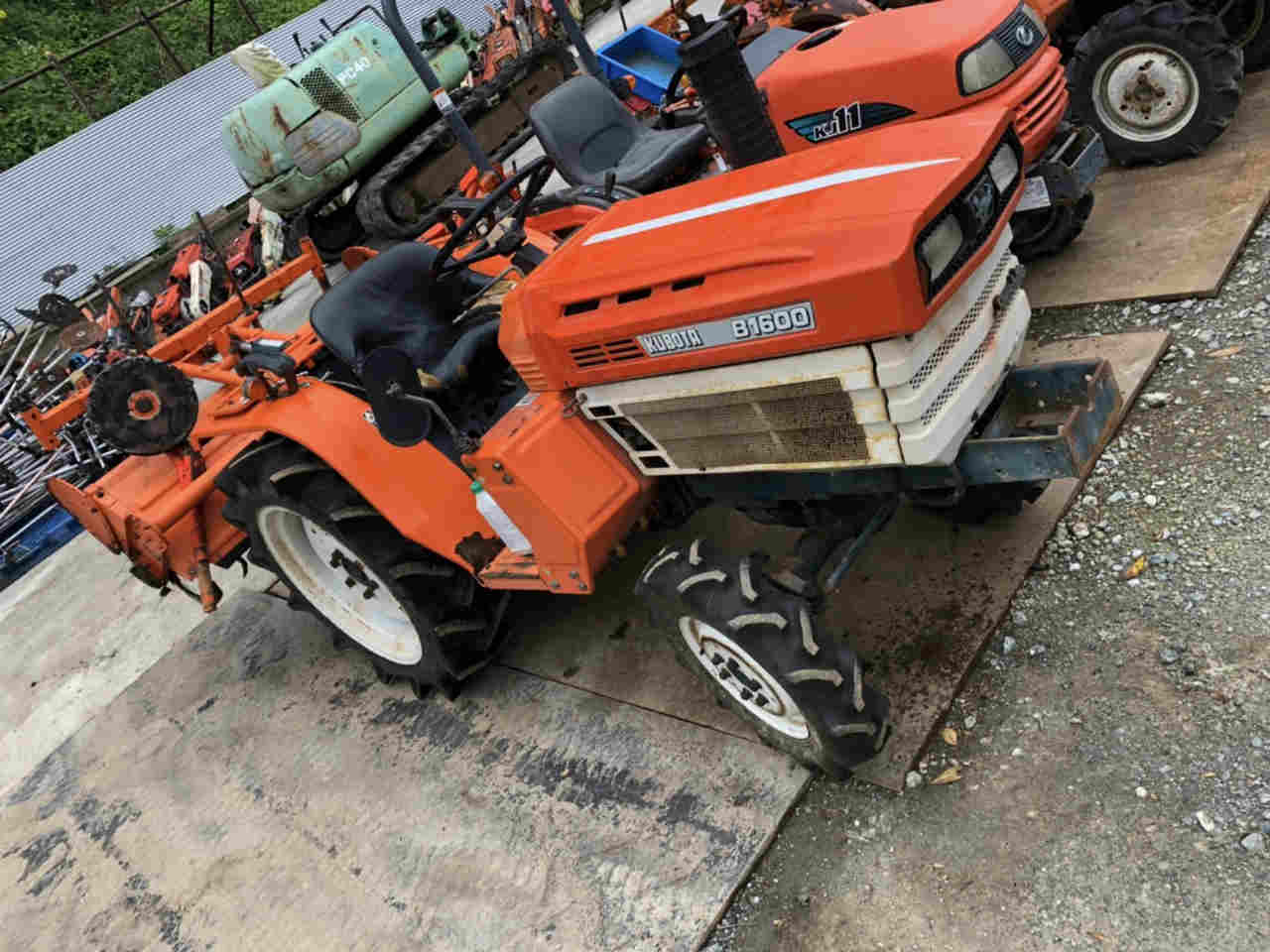 KUBOTA/ B1600D/ 24560/ 950h