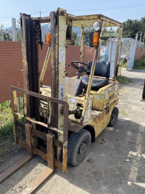 FORK LIFT MITSUBISHI FD25 51665 japanese used fork lift for sale. KHS export used farm machinery and equipment from japan