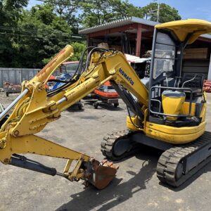 EXCAVATOR/ KOMATSU/ PC12UU-2/ 3941/ 2120h